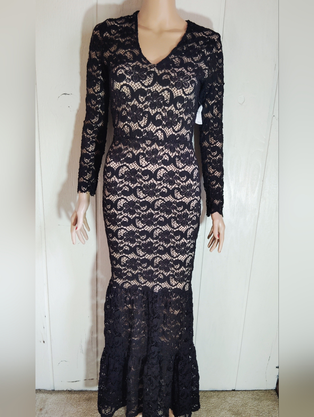 Nwt!! Nightcap Black Lace Long-Sleeve Mermaid Gown. Size S